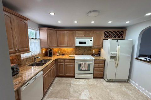 Condo in Fort Lauderdale, Florida, 2 bedrooms  № 2250717 - photo 7