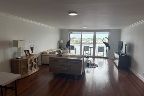 Condo in Fort Lauderdale, Florida, 2 bedrooms  № 2250717 - photo 3