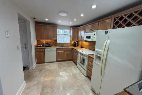 Condo in Fort Lauderdale, Florida, 2 bedrooms  № 2250717 - photo 9