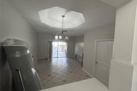 House in Miami, Florida 2 bedrooms, 116.13 sq.m. № 1848951 - photo 8