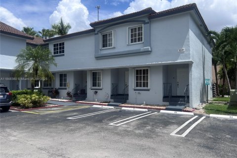 House in Miami, Florida 2 bedrooms, 116.13 sq.m. № 1848951 - photo 3