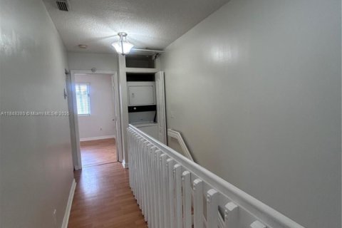 House in Miami, Florida 2 bedrooms, 116.13 sq.m. № 1848951 - photo 18