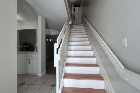 House in Miami, Florida 2 bedrooms, 116.13 sq.m. № 1848951 - photo 9