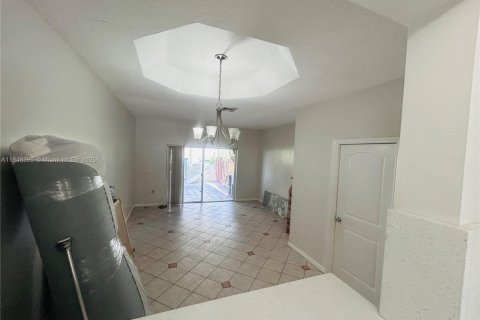 House in Miami, Florida 2 bedrooms, 116.13 sq.m. № 1848951 - photo 23