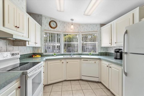 House in Lake Mary, Florida 2 bedrooms, 111.48 sq.m. № 1878337 - photo 10