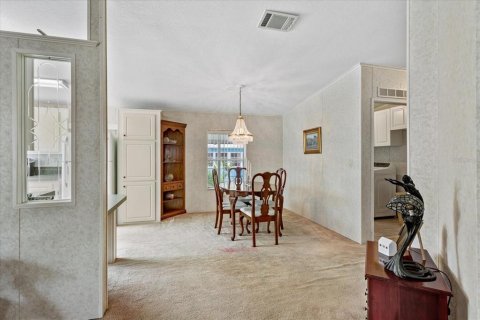 House in Lake Mary, Florida 2 bedrooms, 111.48 sq.m. № 1878337 - photo 6