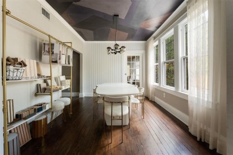 House in Miami, Florida 4 bedrooms, 193.24 sq.m. № 1896248 - photo 8