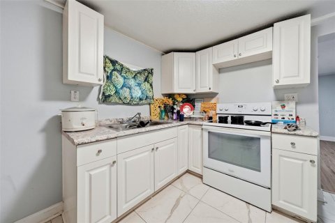 Immobilier commercial à vendre à Lakeland, Floride: 6 chambres, 222.97 m2 № 2408450 - photo 7