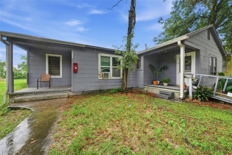 Immobilier commercial à Lakeland, Floride 6 chambres, 222.97 m2 № 2408450