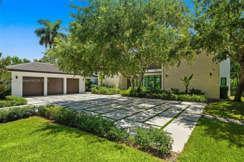 House in Pinecrest, Florida 7 bedrooms, 667.41 sq.m. № 1820070 - photo 22