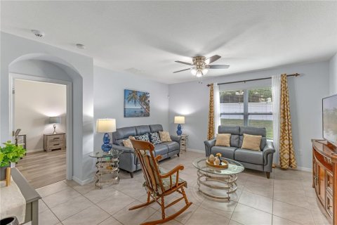 Casa en venta en Deltona, Florida, 4 dormitorios, 170.57 m2 № 1767552 - foto 6