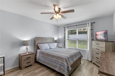 Casa en venta en Deltona, Florida, 4 dormitorios, 170.57 m2 № 1767552 - foto 9