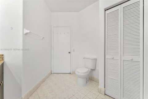 Casa en venta en Doral, Florida, 3 dormitorios, 163.51 m2 № 1982734 - foto 23