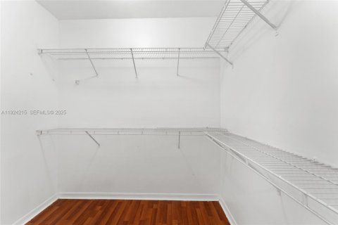 Casa en venta en Doral, Florida, 3 dormitorios, 163.51 m2 № 1982734 - foto 21