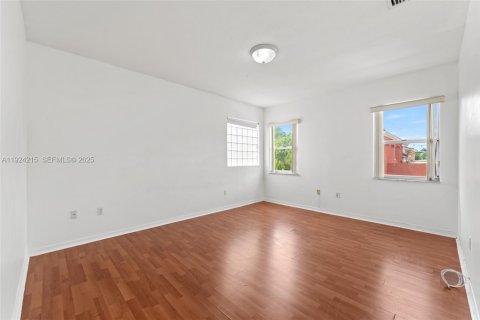 Casa en venta en Doral, Florida, 3 dormitorios, 163.51 m2 № 1982734 - foto 19