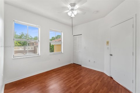 Casa en venta en Doral, Florida, 3 dormitorios, 163.51 m2 № 1982734 - foto 17