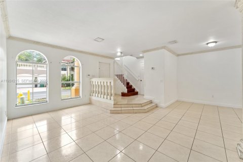 Casa en venta en Doral, Florida, 3 dormitorios, 163.51 m2 № 1982734 - foto 3
