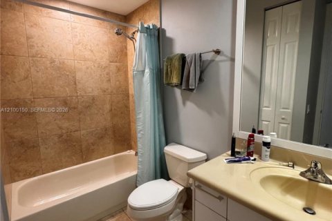 Townhouse in Hollywood, Florida 3 bedrooms, 214.05 sq.m. № 2399575 - photo 24