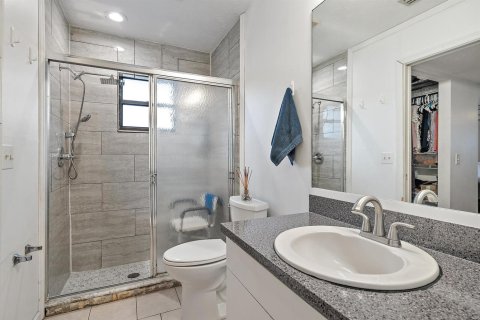 Купить виллу или дом в Порт-Сент-Луси, Флорида 10 комнат, 180.6м2, № 2085866 - фото 9