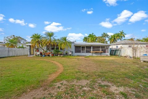 Casa en venta en Homestead, Florida, 4 dormitorios, 161 m2 № 2040405 - foto 19