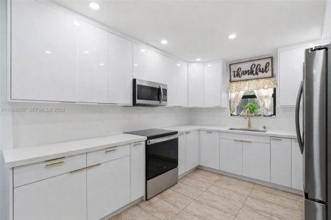 Casa en venta en Homestead, Florida, 4 dormitorios, 161 m2 № 2040405 - foto 4