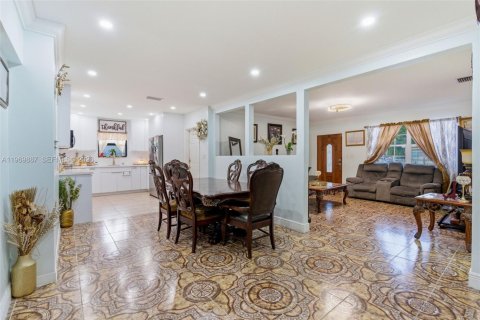 Casa en venta en Homestead, Florida, 4 dormitorios, 161 m2 № 2040405 - foto 8