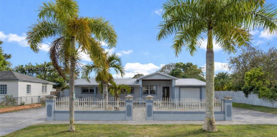 Casa en Homestead, Florida 4 dormitorios, 161 m2 № 2040405