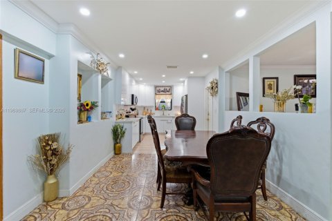 Casa en venta en Homestead, Florida, 4 dormitorios, 161 m2 № 2040405 - foto 7