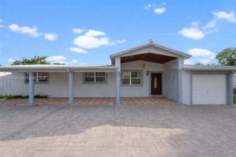 Casa en venta en Homestead, Florida, 4 dormitorios, 161 m2 № 2040405 - foto 3
