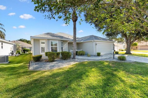 House in The Villages, Florida 3 bedrooms, 185.53 sq.m. № 1905556 - photo 3