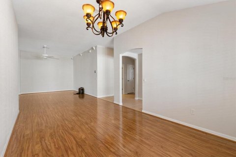 House in The Villages, Florida 3 bedrooms, 185.53 sq.m. № 1905556 - photo 6