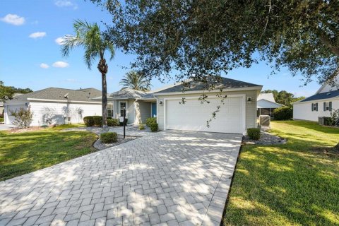 House in The Villages, Florida 3 bedrooms, 185.53 sq.m. № 1905556 - photo 2