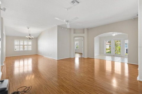House in The Villages, Florida 3 bedrooms, 185.53 sq.m. № 1905556 - photo 15