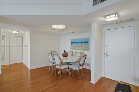 Copropriété à louer à Aventura, Floride: 2 chambres, 121.7 m2 № 1995241 - photo 8