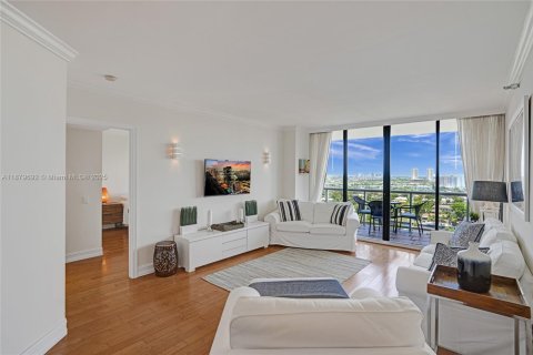 Condo à Aventura, Floride, 2 chambres  № 1995241