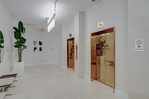 Copropriété à louer à Aventura, Floride: 2 chambres, 121.7 m2 № 1995241 - photo 30