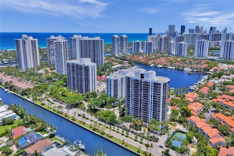 Copropriété à louer à Aventura, Floride: 2 chambres, 121.7 m2 № 1995241 - photo 5