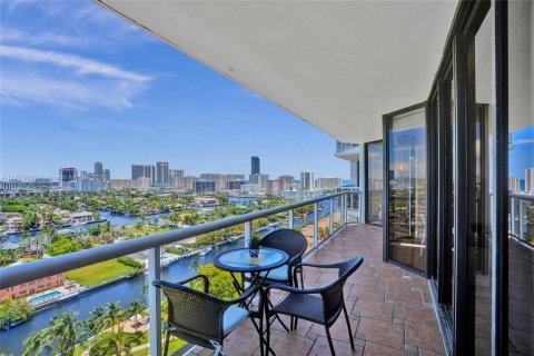 Copropriété à louer à Aventura, Floride: 2 chambres, 121.7 m2 № 1995241 - photo 2