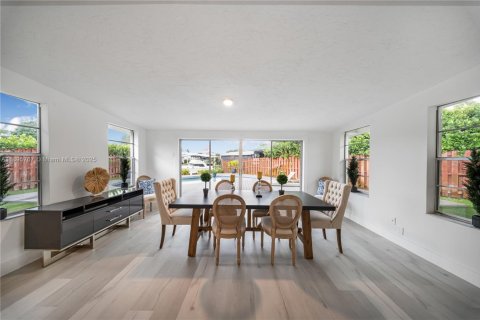 House in Fort Lauderdale, Florida 3 bedrooms, 135.82 sq.m. № 2013150 - photo 2