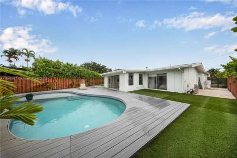 House in Fort Lauderdale, Florida 3 bedrooms, 135.82 sq.m. № 2013150 - photo 3