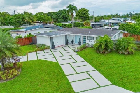 House in Fort Lauderdale, Florida 3 bedrooms, 135.82 sq.m. № 2013150 - photo 25