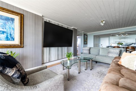 Condo in Deerfield Beach, Florida, 4 bedrooms  № 2027827 - photo 19