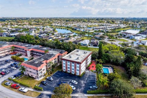 Condo in Deerfield Beach, Florida, 4 bedrooms  № 2027827 - photo 11