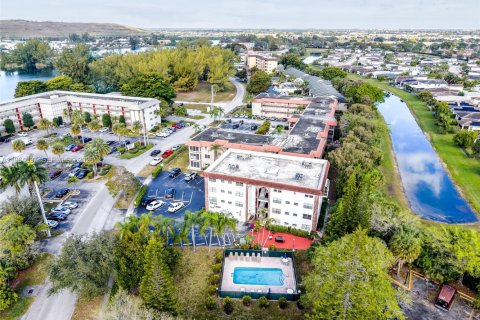 Condo in Deerfield Beach, Florida, 4 bedrooms  № 2027827 - photo 4