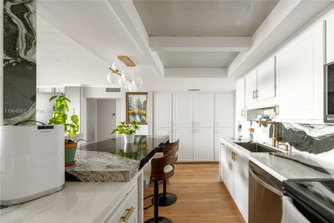 Condo in Deerfield Beach, Florida, 4 bedrooms  № 2027827 - photo 16