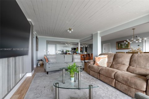 Condo in Deerfield Beach, Florida, 4 bedrooms  № 2027827 - photo 20