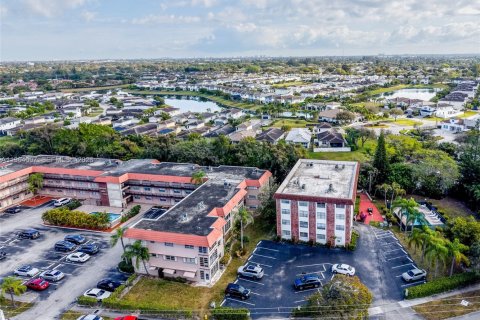 Condo in Deerfield Beach, Florida, 4 bedrooms  № 2027827 - photo 8