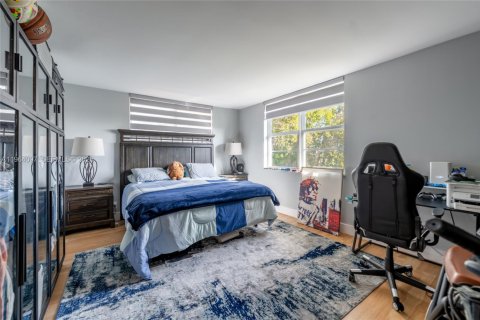 Condo in Deerfield Beach, Florida, 4 bedrooms  № 2027827 - photo 27