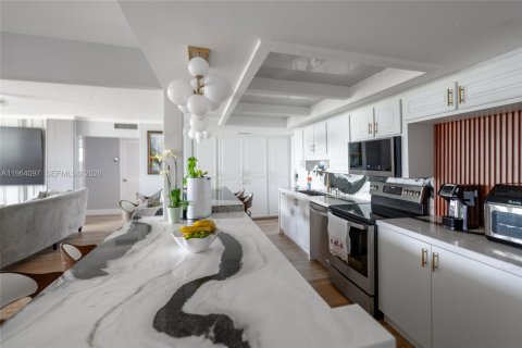 Condo in Deerfield Beach, Florida, 4 bedrooms  № 2027827