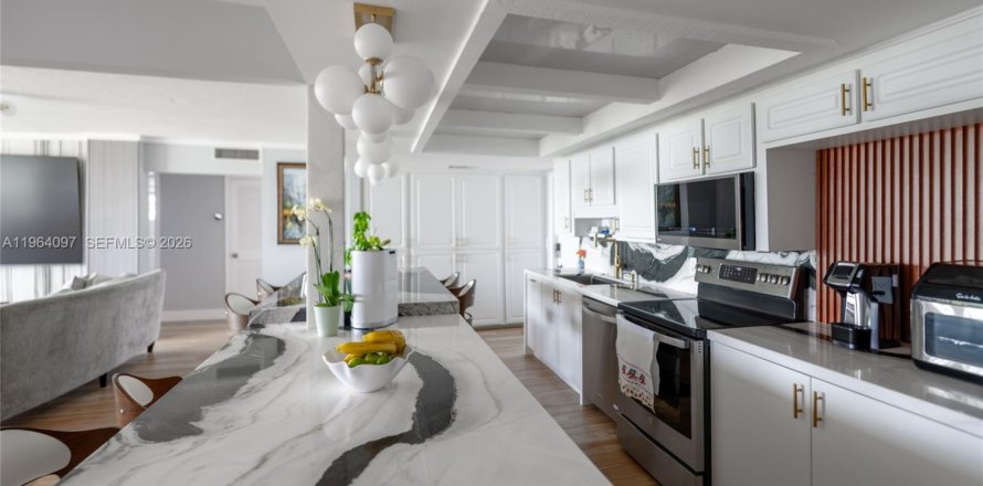 Condo in Deerfield Beach, Florida, 4 bedrooms  № 2027827